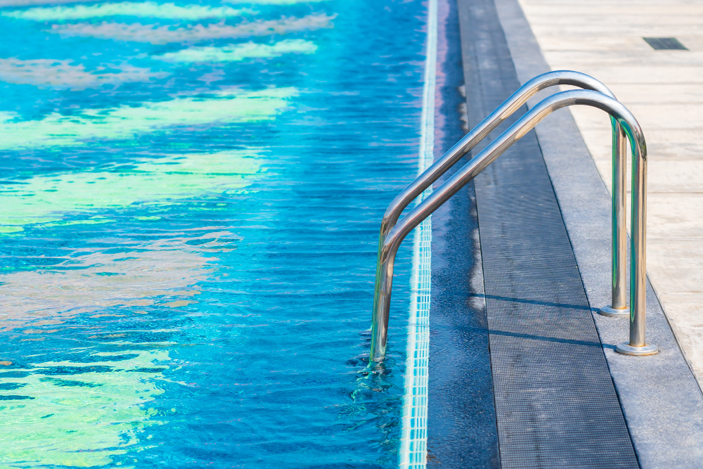 Piscina vista desde el exterior